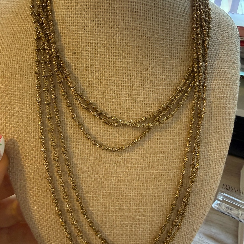 Elegant Gold-Toned‎ Necklace - Picture 4 of 6